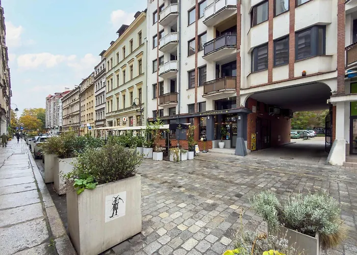 Family With 3 Bedrooms & Air Conditioning In The Centre Of By Renters Appartamento Breslavia