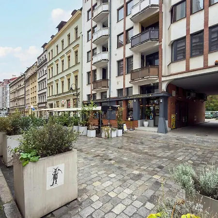 Family With 3 Bedrooms & Air Conditioning In The Centre Of By Renters Apartment Wroclaw