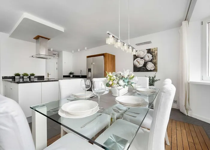 아파트 Family With 3 Bedrooms & Air Conditioning In The Centre Of By Renters 브로츠와프